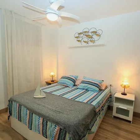 Center - Close To The !